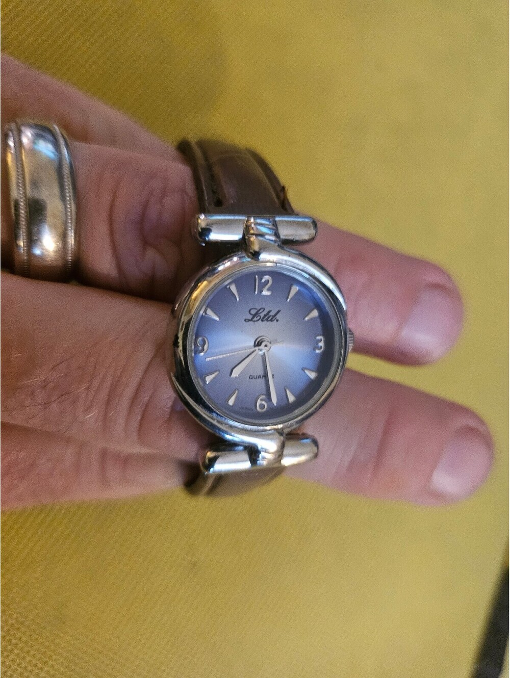 Vintage Ladies LTD TM Round Silver Tone Case Blue Dial Brown band as is untested